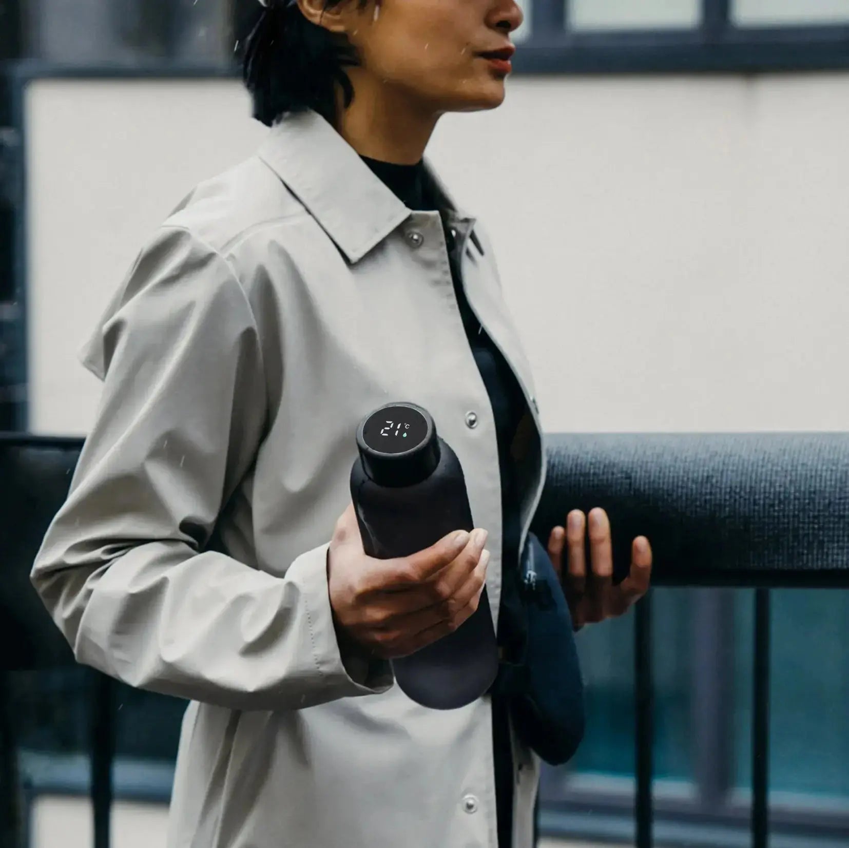 Thermos with temperature indicator